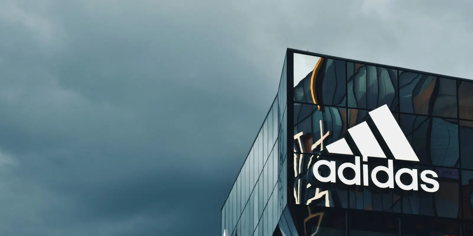 Giới thiệu tổng quan về Adidas